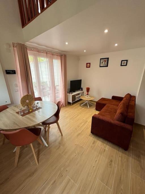 Charmante Maison Bord De Marne Maisons-Alfort Bagian luar foto