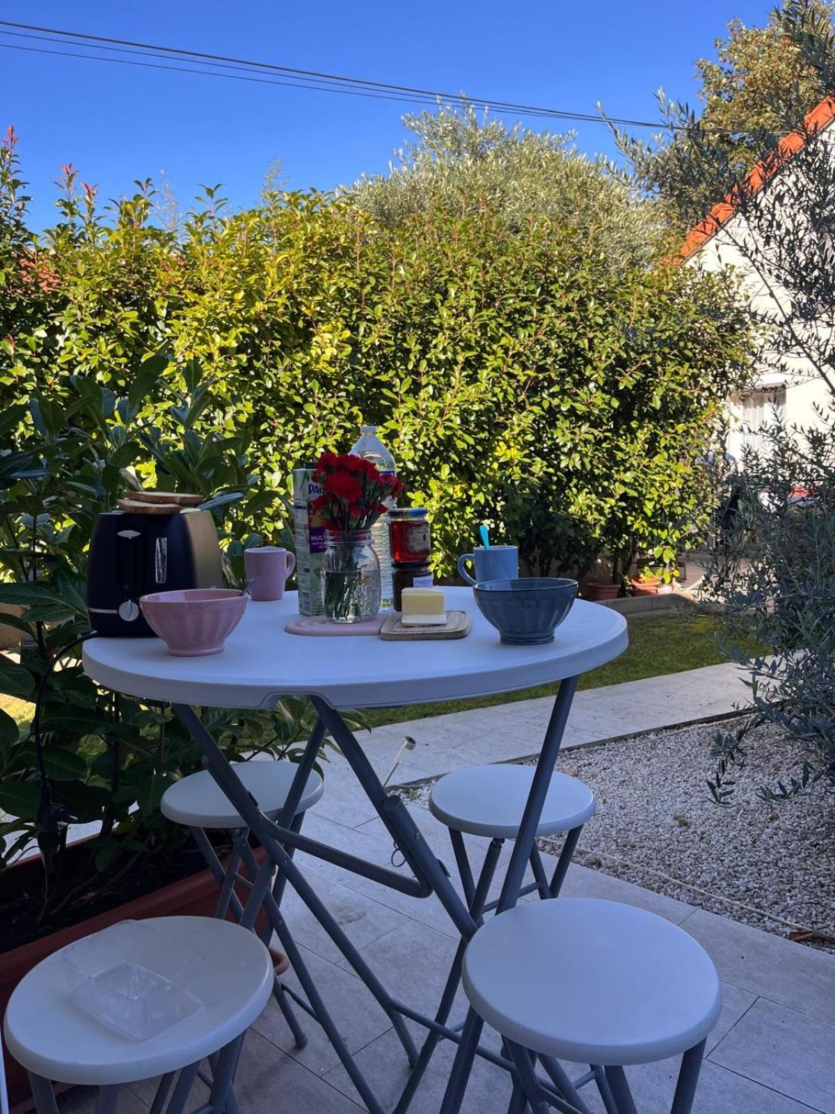 Charmante Maison Bord De Marne Maisons-Alfort Bagian luar foto